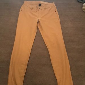 Hue size M beige jeggings/leggings